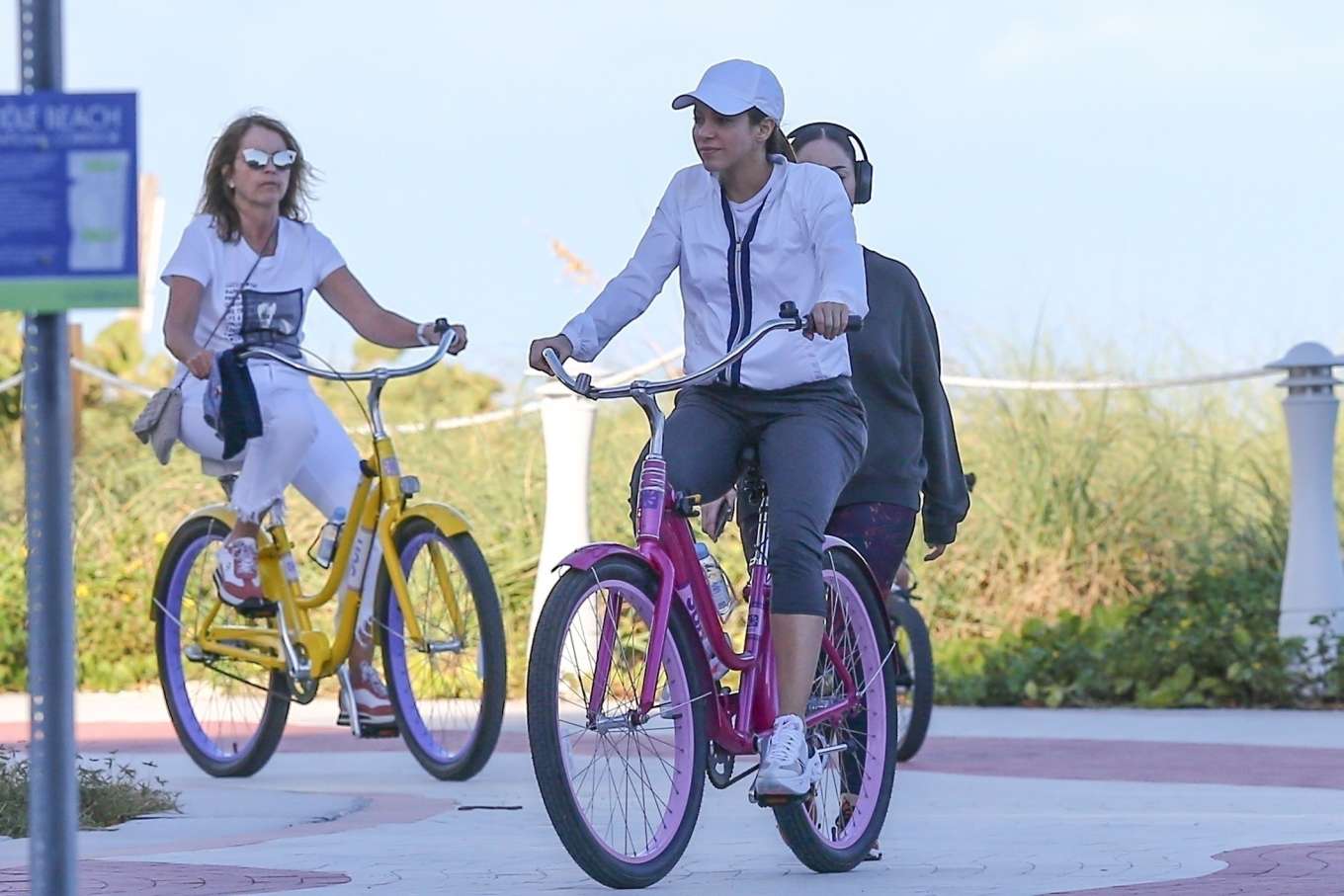 Shakira 2019 : Shakira – Riding a bike at the beach in Miami-11