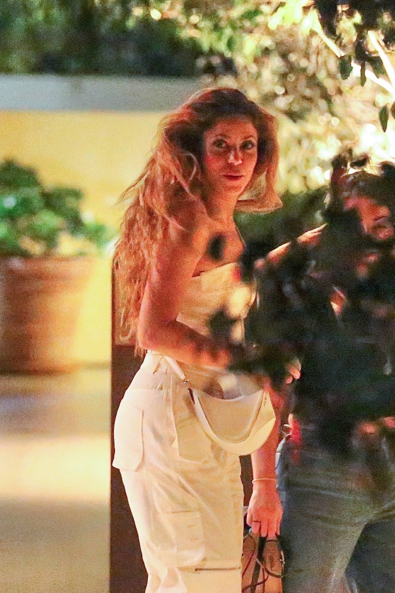 Shakira - Seen partying at Hotspot Delilah in West Hollywood