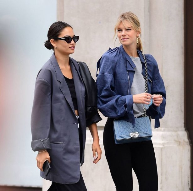 Shanina Shaik and Nadine Leopold - Shopping candids on Oxford Street in Central London