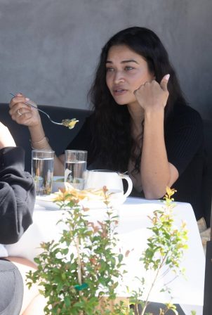 Shanina Shaik - Out for a lunch in Los Angeles