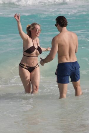 Shanna Moakler - In a black bikini in Cancun