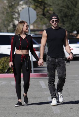 Shanna Moakler - With her boyfriend at a outdoor mall in Los Angeles