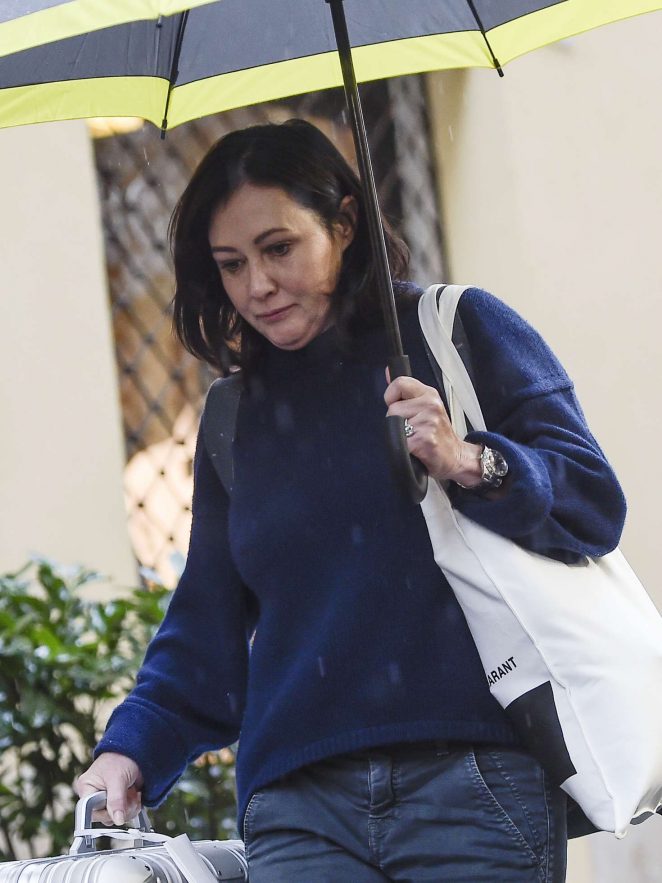Shannen Doherty - Leaving her hotel in Rome