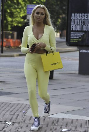 Shannen Reilly McGrath in Yellow Gym Clothes in Manchester City