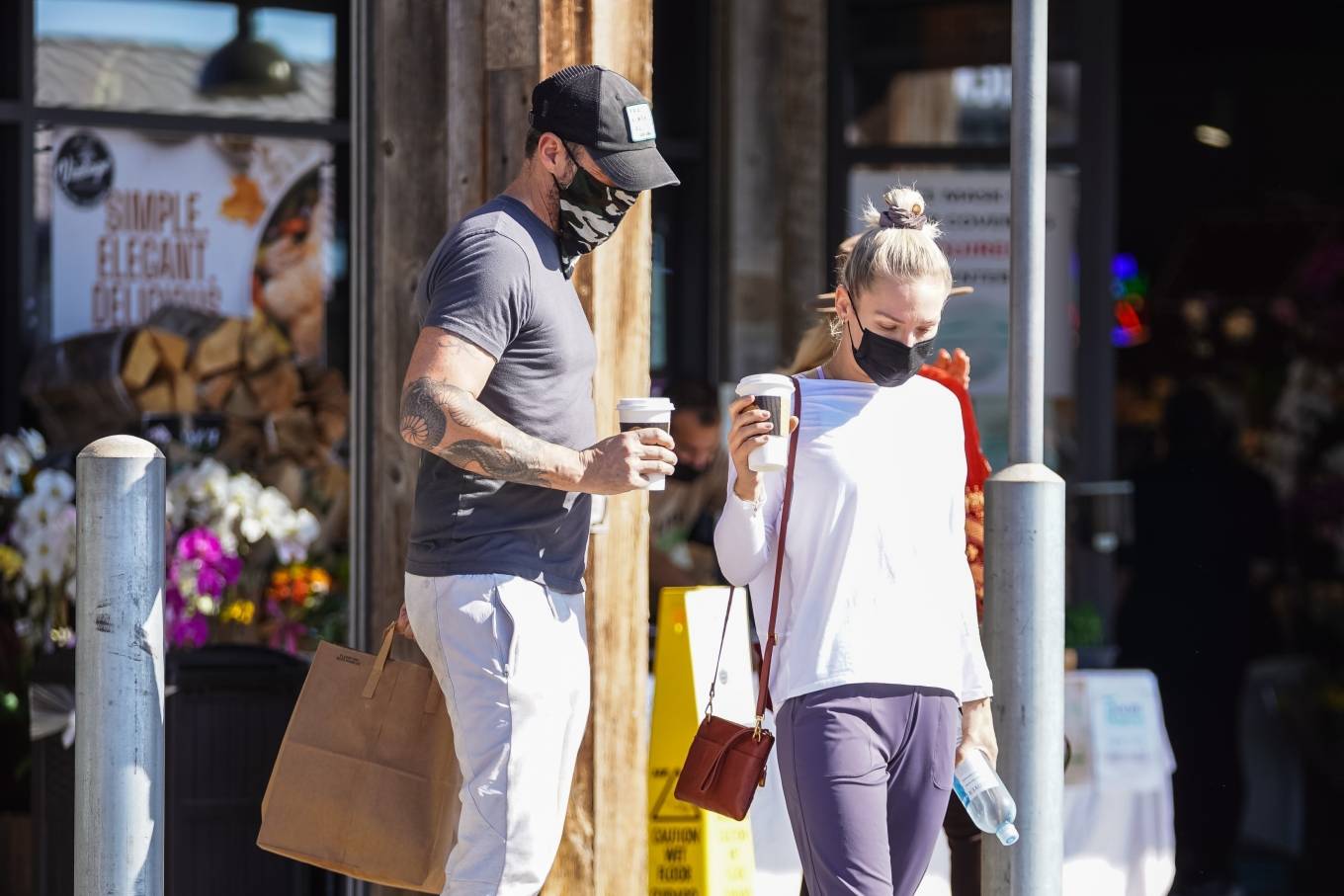 Sharna Burgess 2021 : Sharna Burgess – Hits up the grocery store before Thanksgiving in Malibu-06