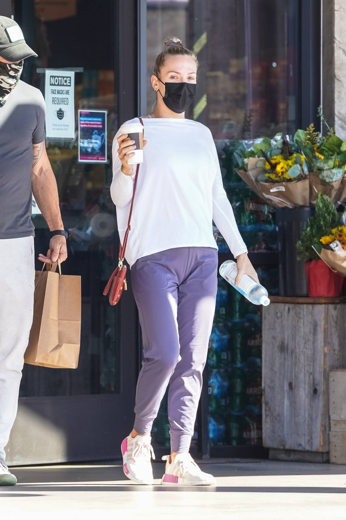 Sharna Burgess 2021 : Sharna Burgess – Hits up the grocery store before Thanksgiving in Malibu-10