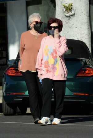 Sharon Osbourne - Shopping at Larchmont Beauty Center in Los Angeles