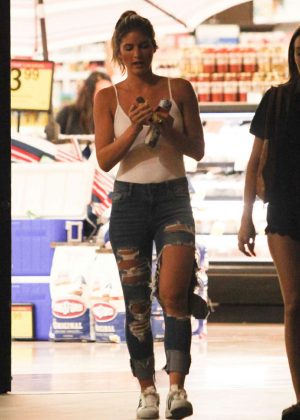 Shauna Sexton in Ripped Jeans - Shopping in Los Angeles