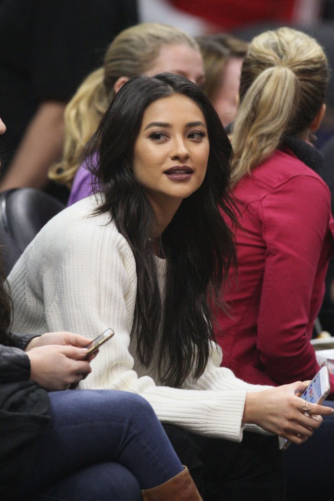 Shay Mitchell at Clippers Game at Staples Center in Los Angeles