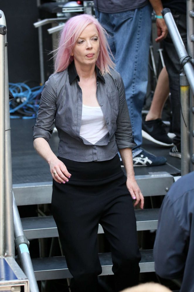 Shirley Manson - Arriving at Jimmy Kimmel Live in Los Angeles