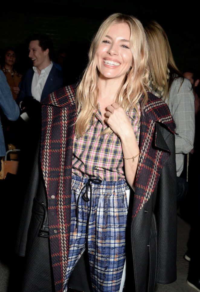 Sienna Miller - Burberry Fashion Show 2018 in London