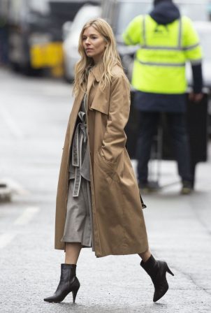 Sienna Miller - Filming 'Anatomy of a Scandal' in London