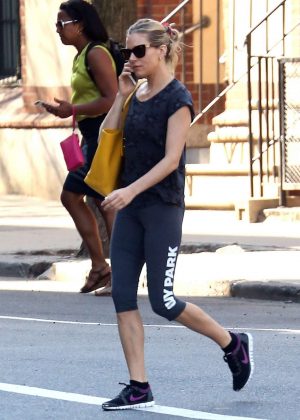 Sienna Miller in Leggings - Heading to the gym in New York