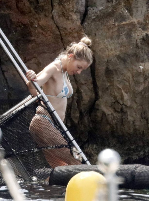 Sienna Miller - Seen in her hot bikini on vacation in St Tropez