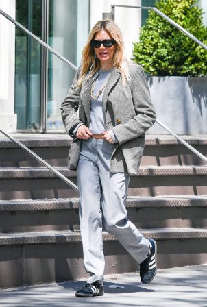 Sienna Miller - Seen on a stroll in New York
