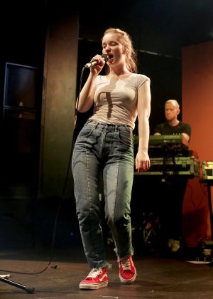 Sigrid - Performing at Manchester Academy