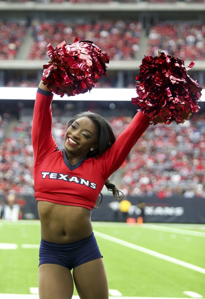 Simone Biles - Performs With The Houston Texans Cheerleaders Against San Francisco in Houston