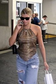 Sofia Richie - Chatting on her phone out in Beverly Hills