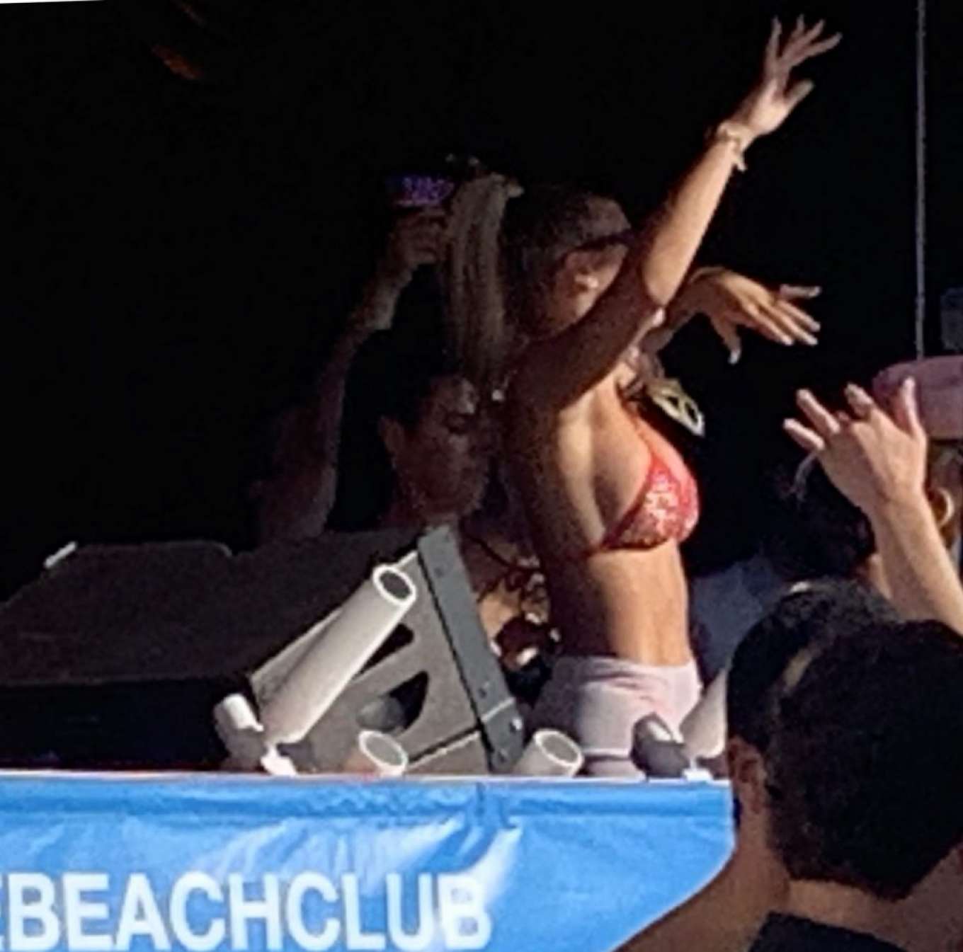 Sofia Richie parties in the encore Beach club close to DJ Alesso in Las Vegas