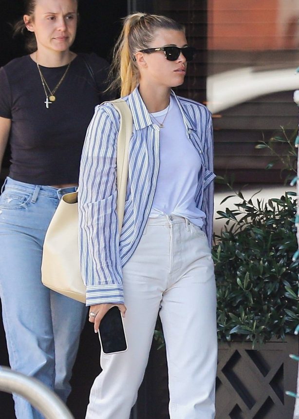 Sofia Richie - Seen with friends at South Beverly Grill in Beverly Hills