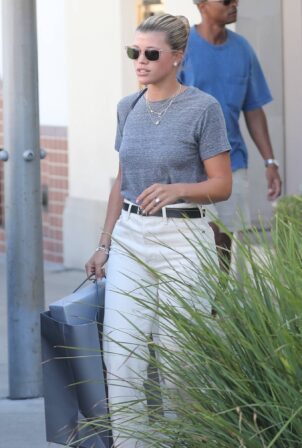 Sofia Richie - Shopping at Geary's in Beverly Hills