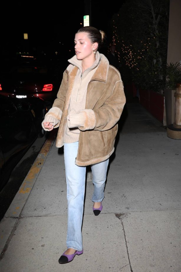 Sofia Richie - Steps out to dinner in Santa Monica