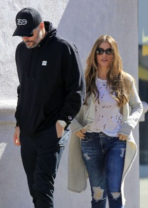 Sofia Vergara and Joe Manganiello out for Lunch in Los Angeles