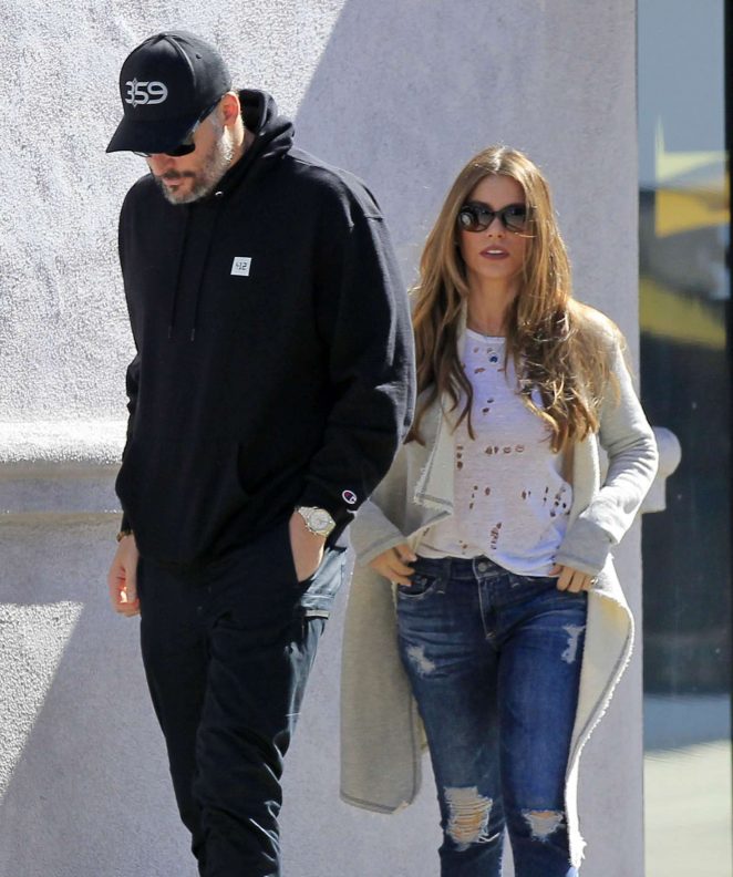 Sofia Vergara and Joe Manganiello out for Lunch in Los Angeles
