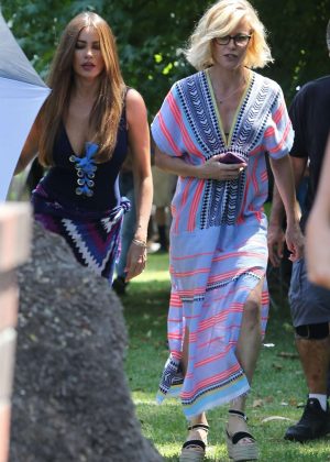 Sofia Vergara and Julie Bowen - Filming 'Modern Family' in Brentwood