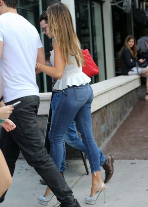 Sofia Vergara Booty in Jeans - Leaving Michael's Genuine in Miami
