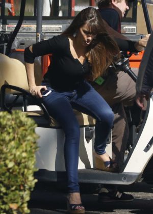 Sofia Vergara - On the set of 'Modern Family' in Los Angeles