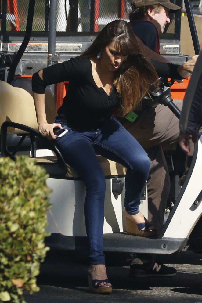 Sofia Vergara - On the set of 'Modern Family' in Los Angeles