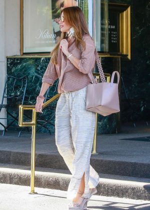 Sofia Vergara - Shopping at Saks Fifth Avenue in Beverly Hills