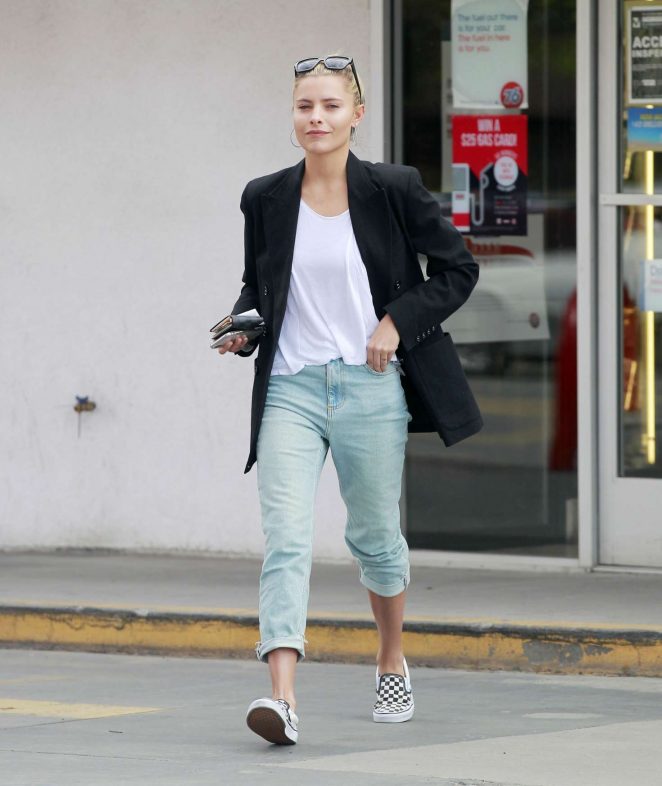 Sophia Thomalla at a gas station in Los Angeles