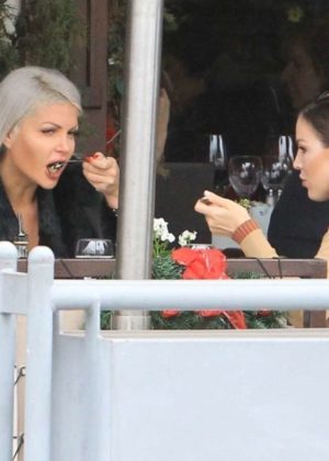 Sophia Vegas Wollersheim out for lunch in Beverly Hills