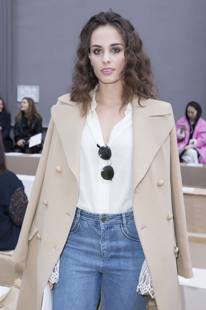 Sophie Auster - Chloe Fashion Show 2016 in Paris