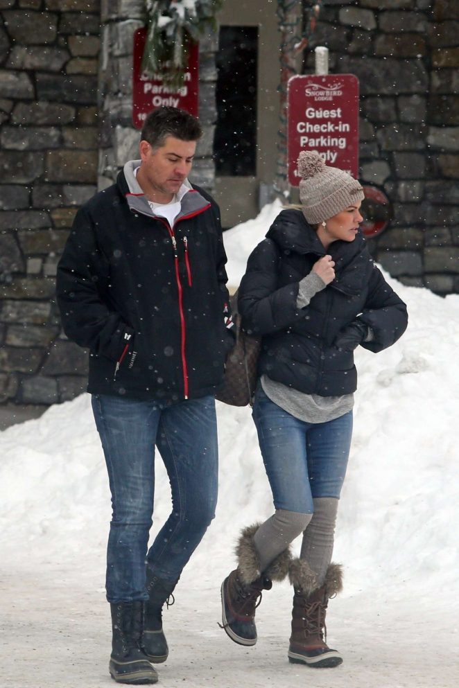 Sophie Monk and Stu Laundy out for lunch in Canada