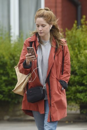 Sophie Rundle - Shopping in London