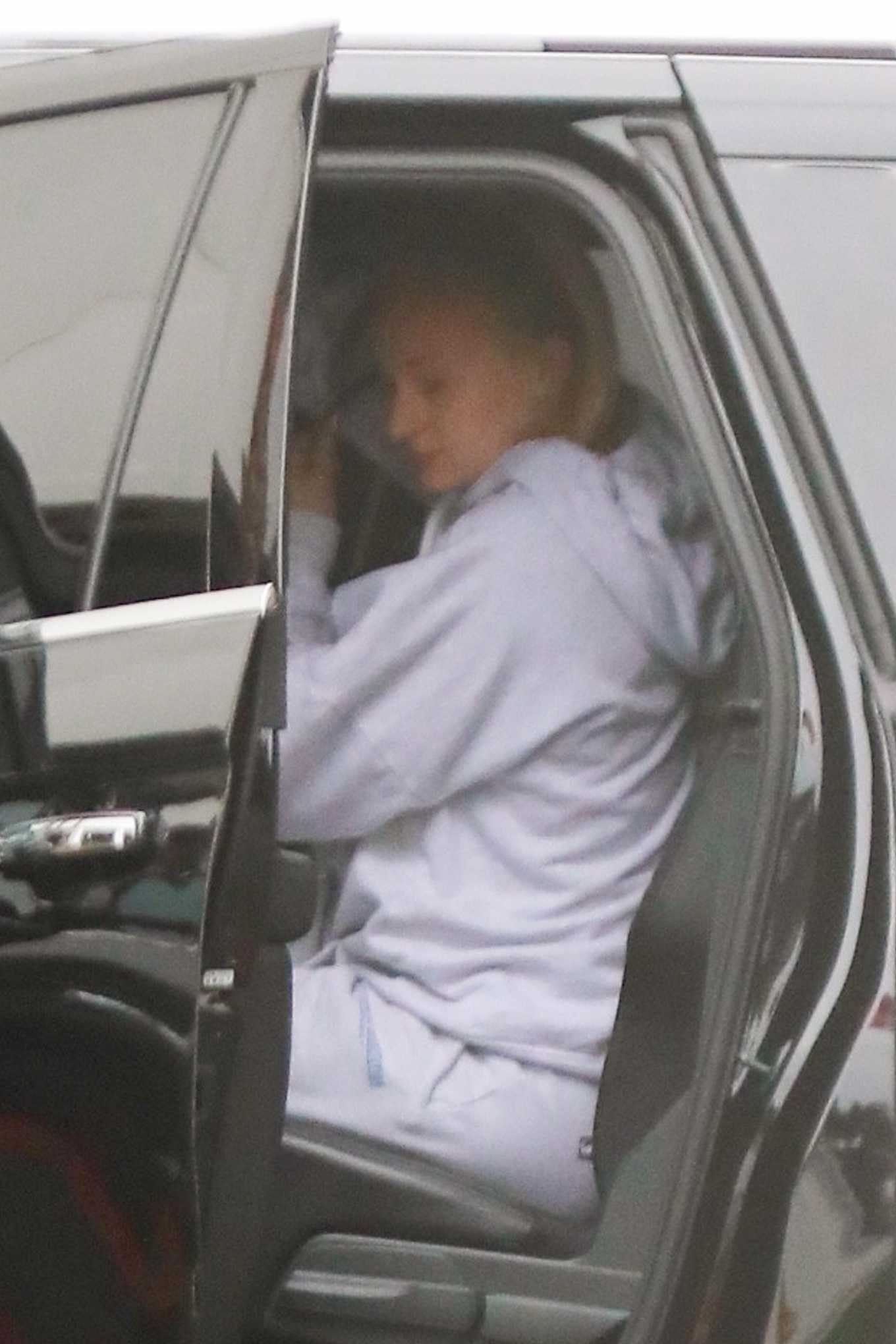 Sophie Turner â€“ Arrive at their ride in Los Angeles