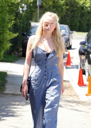 Sophie Turner - Arriving to The in Style Gifting Suite in Brentwood