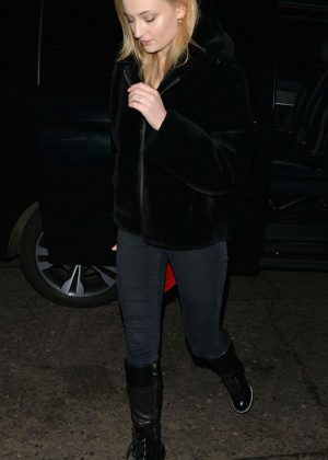 Sophie Turner - Dines out with Joe Jonas at 34 in London
