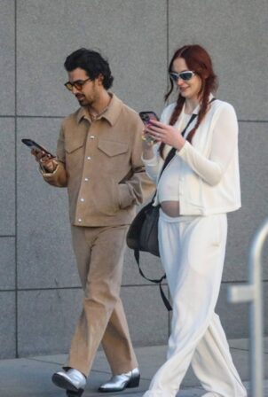 Sophie Turner - Hits up Rodeo Drive in Beverly Hills
