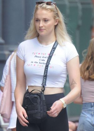 Sophie Turner in Tights - Shopping in New York
