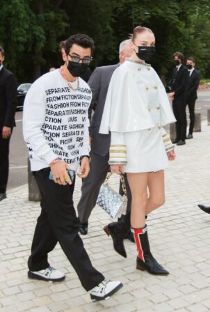 Sophie Turner - With Joe Jonas arrives to Louis Vuitton Fragance Dinner in Paris