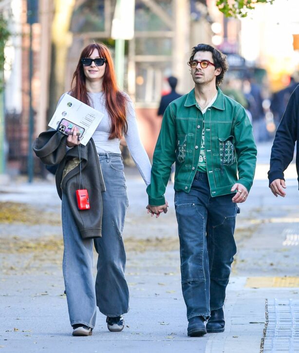 Sophie Turner - With Joe Jonas step out with a realtor in NYC