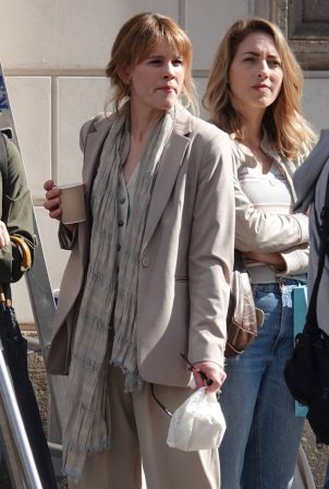 Sosie Bacon - On the set in Rome
