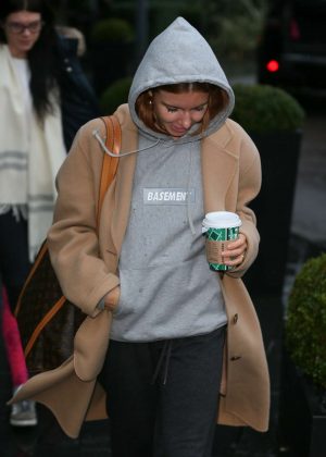Stacey Dooley - Leaving her hotel in London