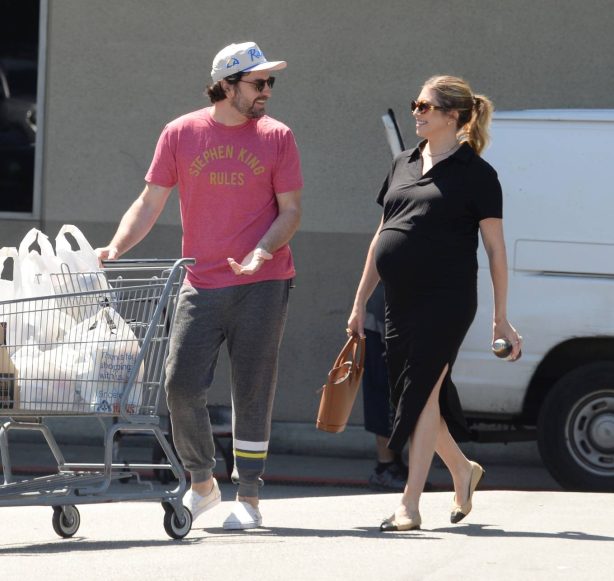 Stassi Schroeder - With husband Beau Clark seen at grocery store in Los Angeles
