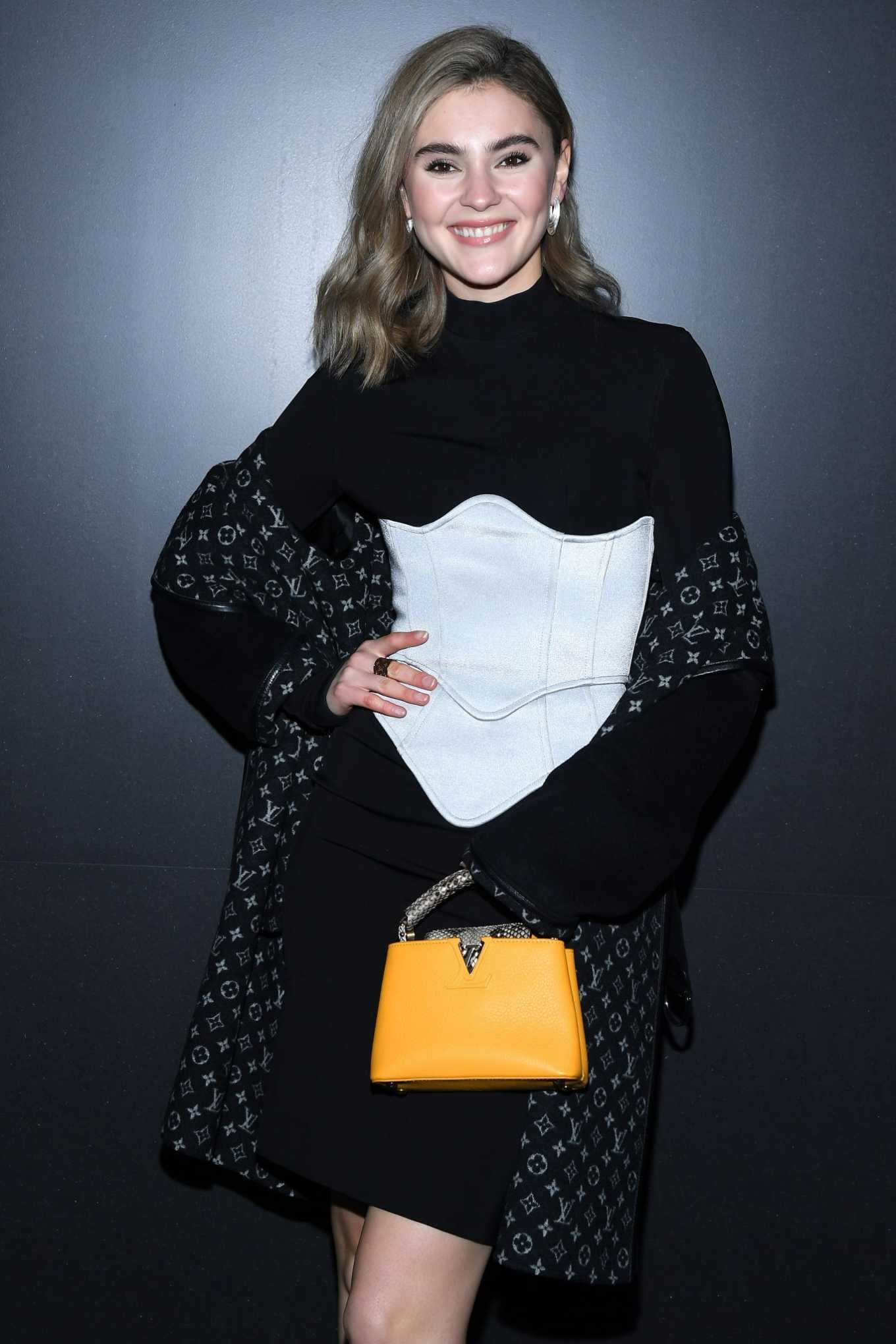 Stefanie Giesinger â€“ Louis Vuitton Fashion Show at Paris Fashion Week 2020