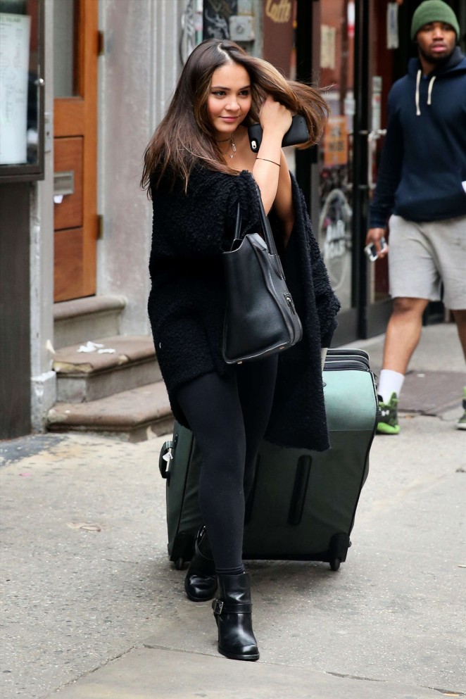 Stella Hudgens - Leaving Apartment in New York